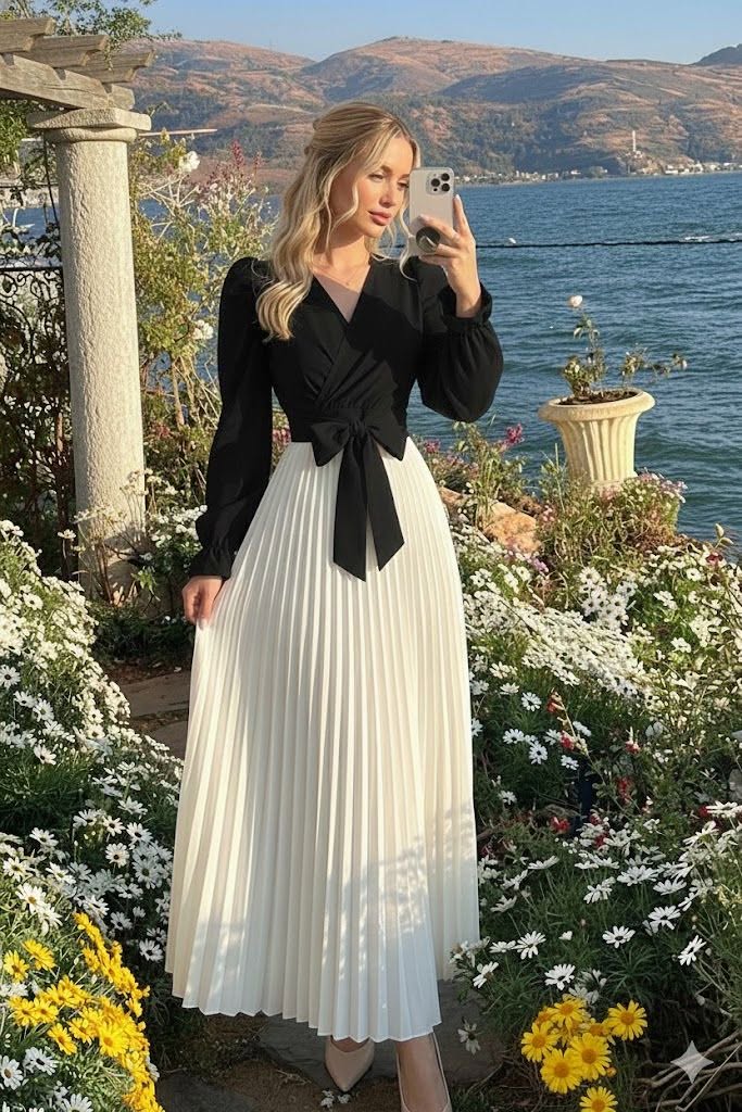 Naury Korean Style Pleated Skirt (white )