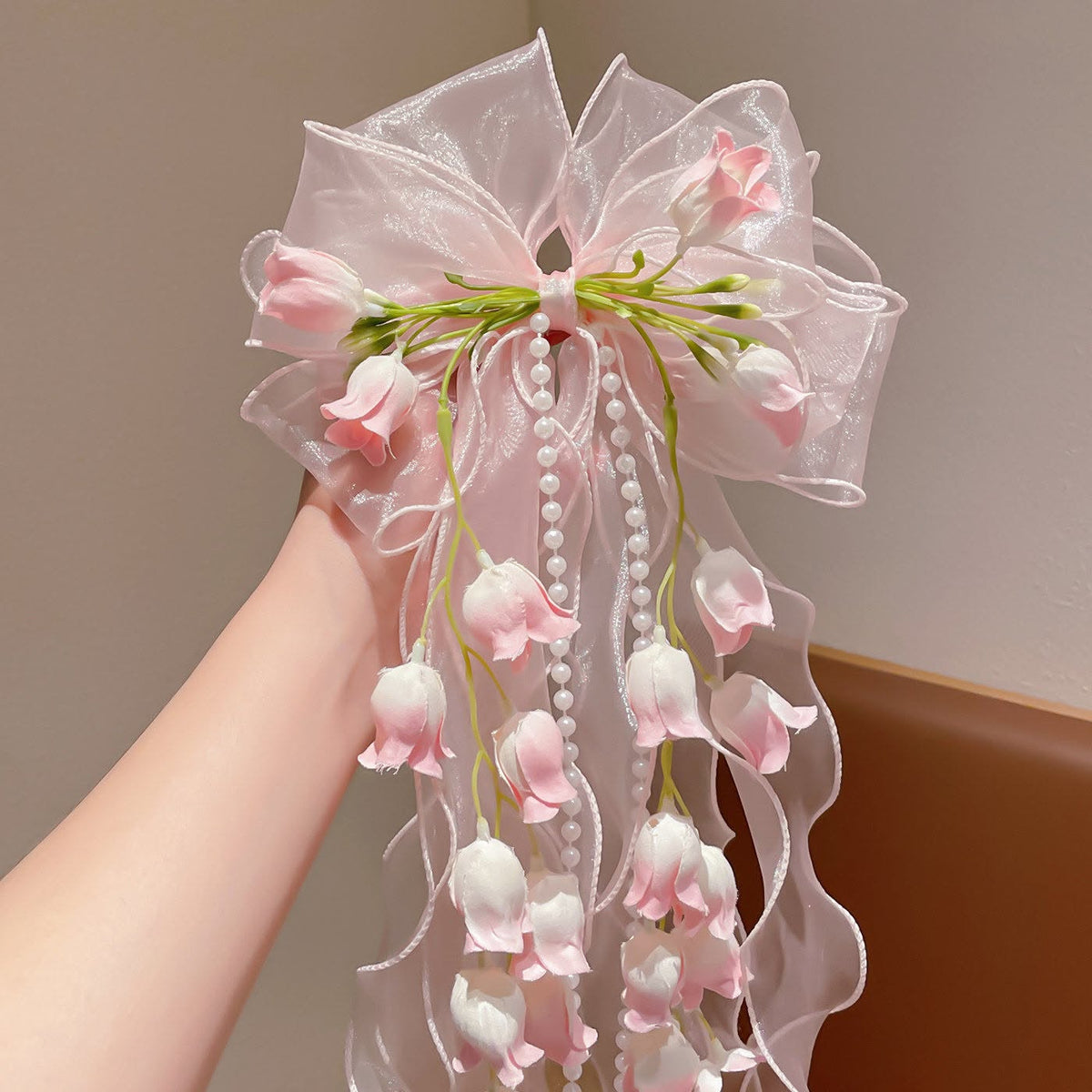 Tulip bow hairclip