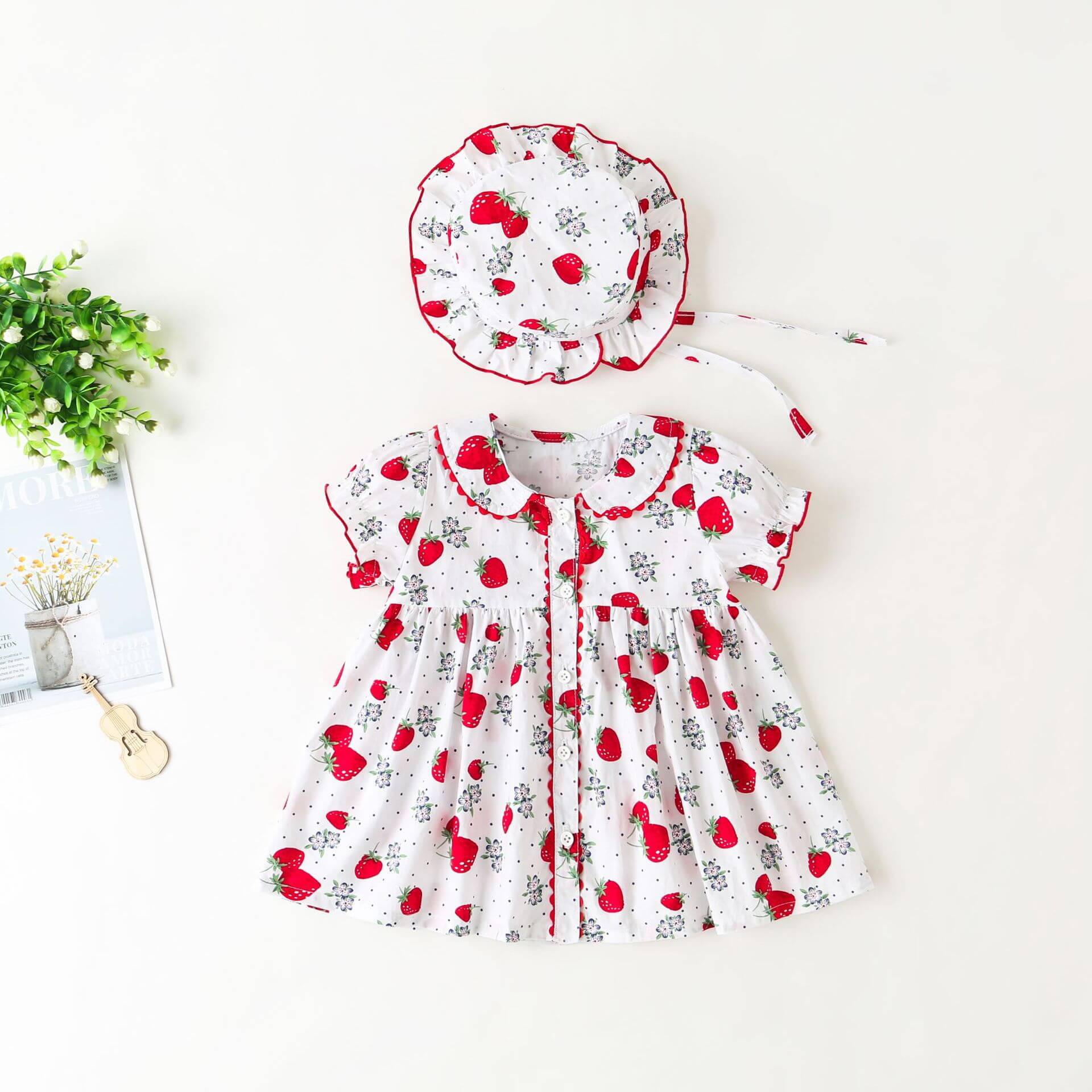 Moonpie Sea & Garden Series – Strawberry Picnic