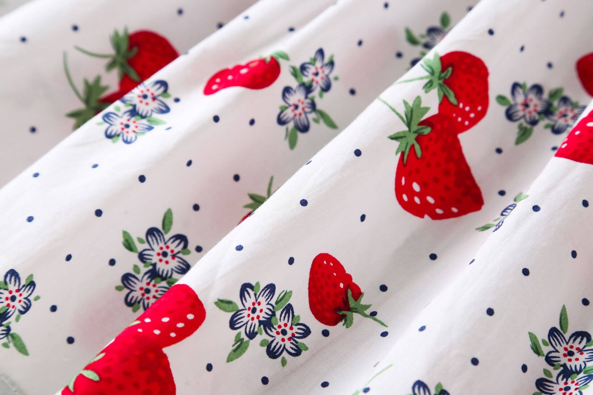 Moonpie Sea & Garden Series – Strawberry Picnic