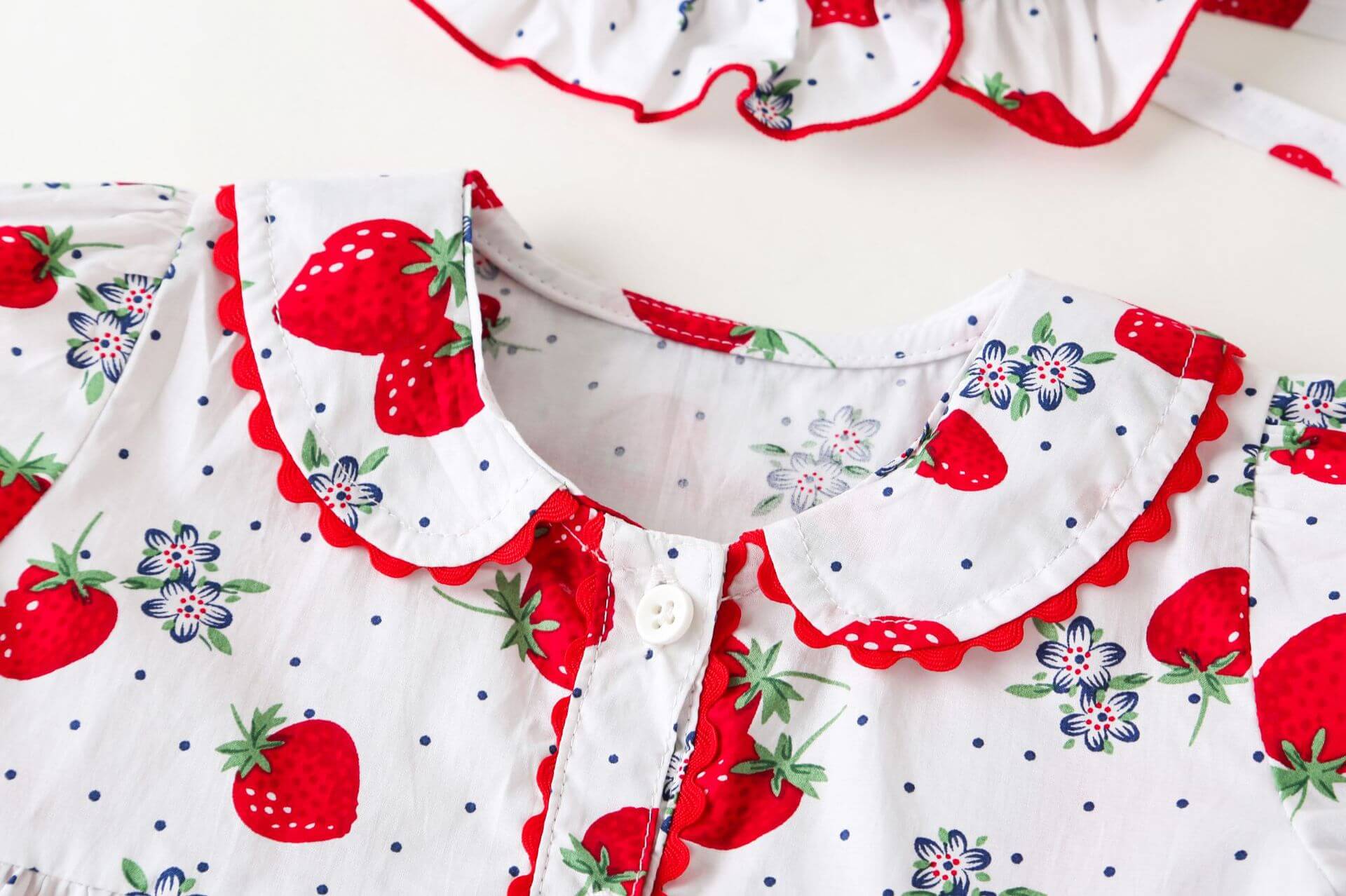 Moonpie Sea & Garden Series – Strawberry Picnic